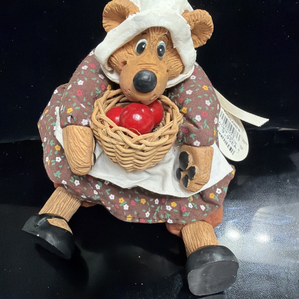 Russ "Josette"  Kathleen Kelly Critter Factory Bear w/ Dress, Apron, Apples